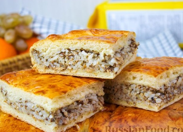 Пирог с рыбными консервами